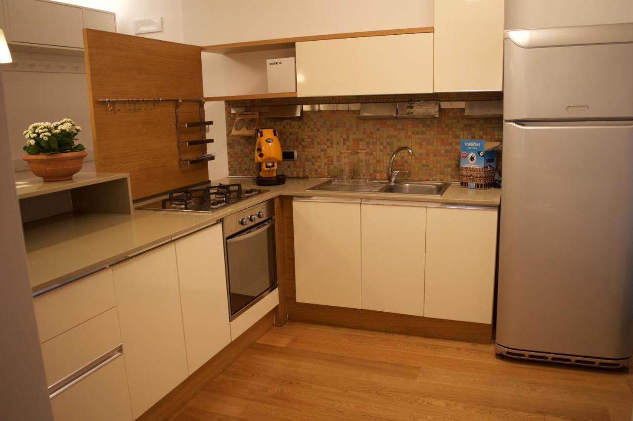 Crise Home เนเปิลส์ ภายนอก รูปภาพ